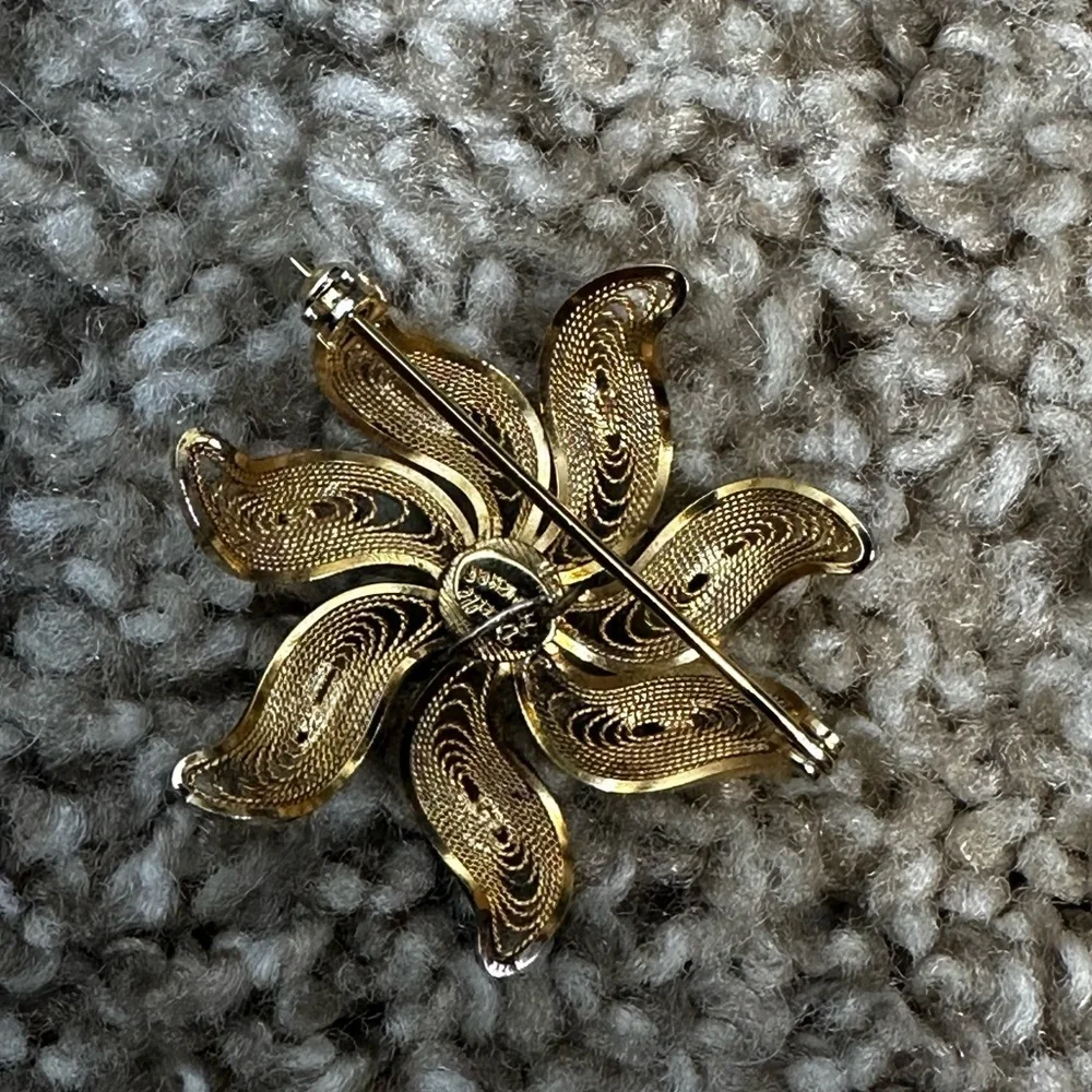 DIXELLE 12k Gold Filled Filigree Floral Brooch with Pearl Center